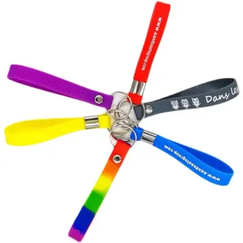 Hot Selling Fashion Accessories: Custom Solid Colors Bracelet Keychains with Transparent PVC Straps