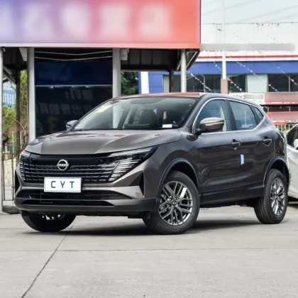 Nissan Qashqai 2.0L Manual Fuel-Efficient SUV LHD with Rearview Camera