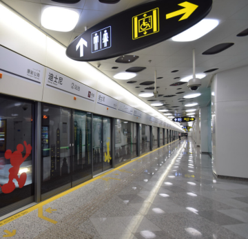 Easy installation of aluminum profiles for subway doors