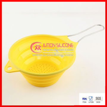 Silicone foldable colander with handle