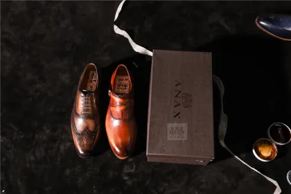 Men′ S Lace-up Embossing Leather Business Boots