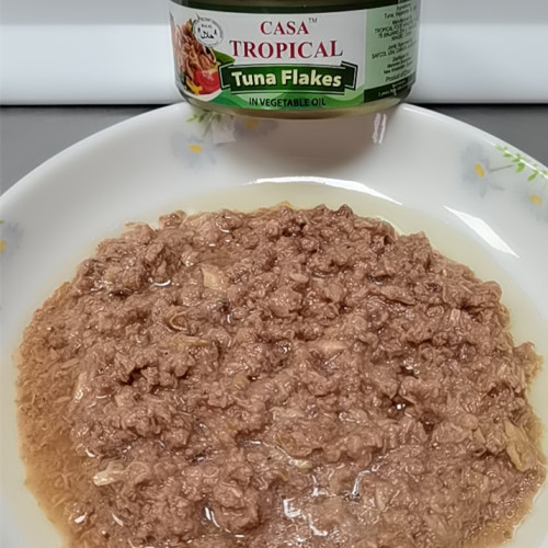 Atum tropical enlatado desfiado em óleo vegetal