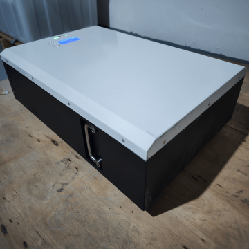 แบตเตอรี่ลิเธียมแบตเตอรี่ติดผนัง 5kW ระบบพลังงานพลังงานใหม่สำหรับบ้าน