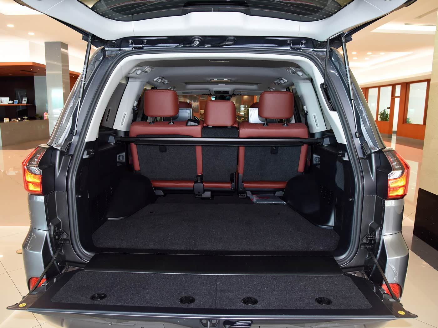 Lexus LX570 (11)