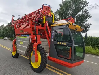 Corn self-propelled sprayer