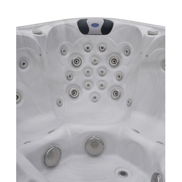6-Person Acrylic Outdoor spa