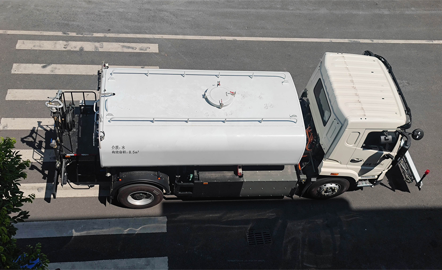 street sweeper vehicle