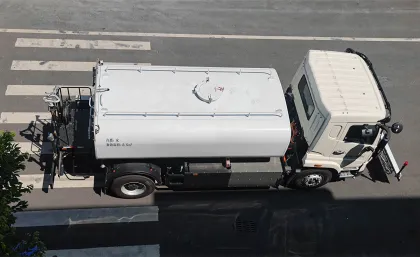 4 x 2 street cleaning truck