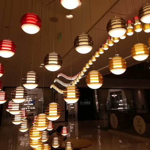 Lustre shopping restaurant guirlande lumineuse