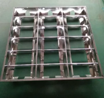 Aluminum lamp shade for recessed lighting