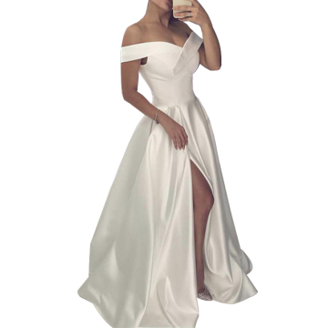 Elegante ballo di baldo di satina e abiti da sposa in raso