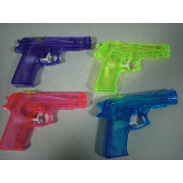 Varios juguetes de pistola de agua