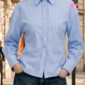 Blau-weiß gestreiftes, tailliertes Langarmshirt