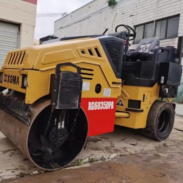 Используется XGMA XG6035DPA Road Roller для продажи в Китае - 3 -тонные передние стальные задние резиновые колеса