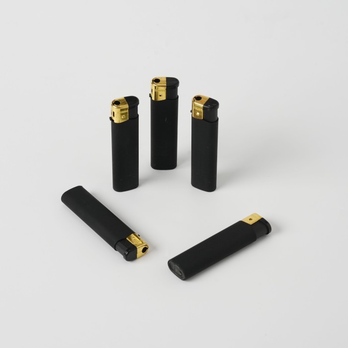 Isqueiro dourado preto fosco