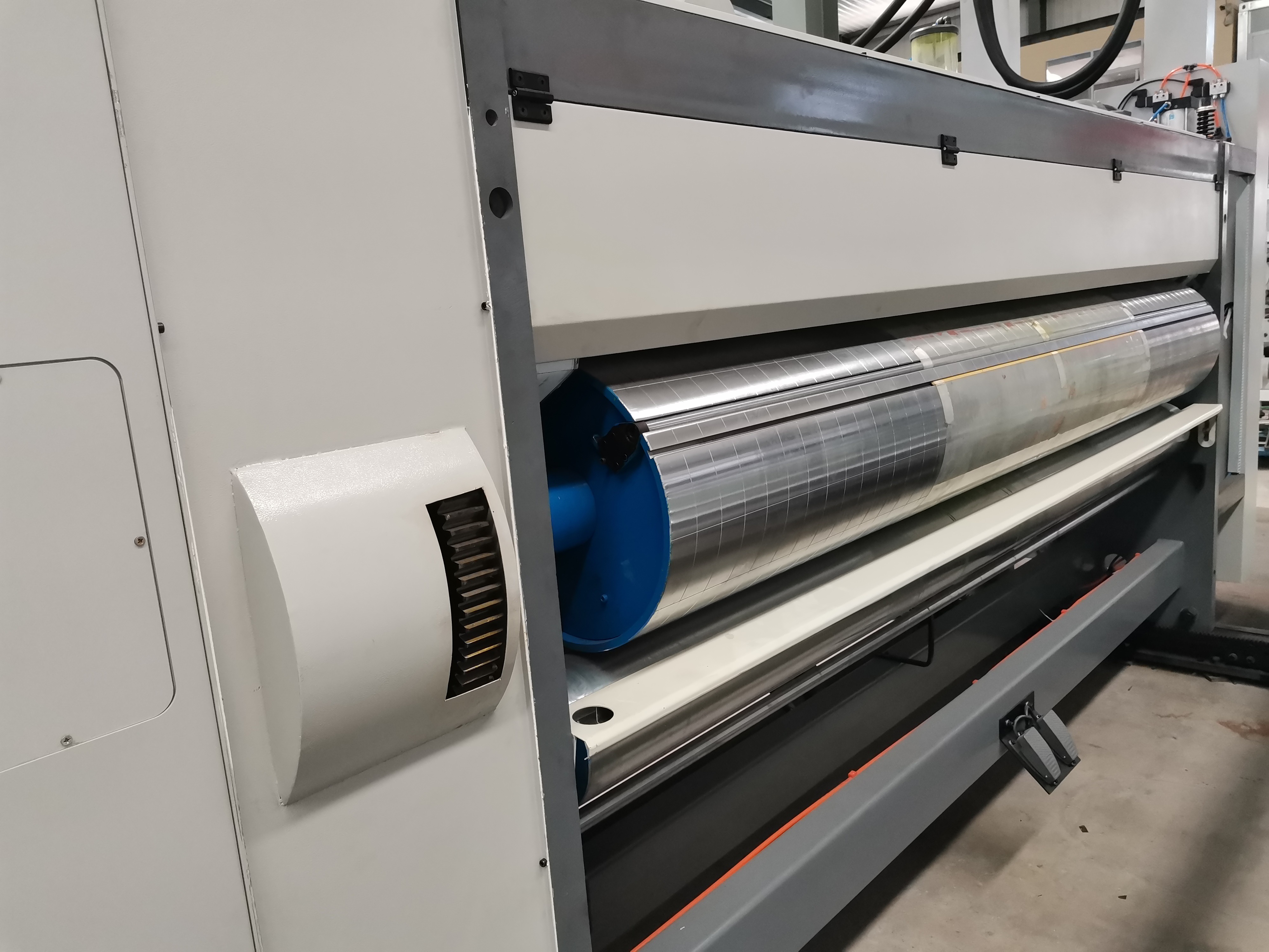 Chain Feeding Printing Slotting Die Cutting Machine