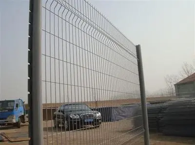 Curvy welded wire mesh fence/Bilateral wire fence, Triangular bending