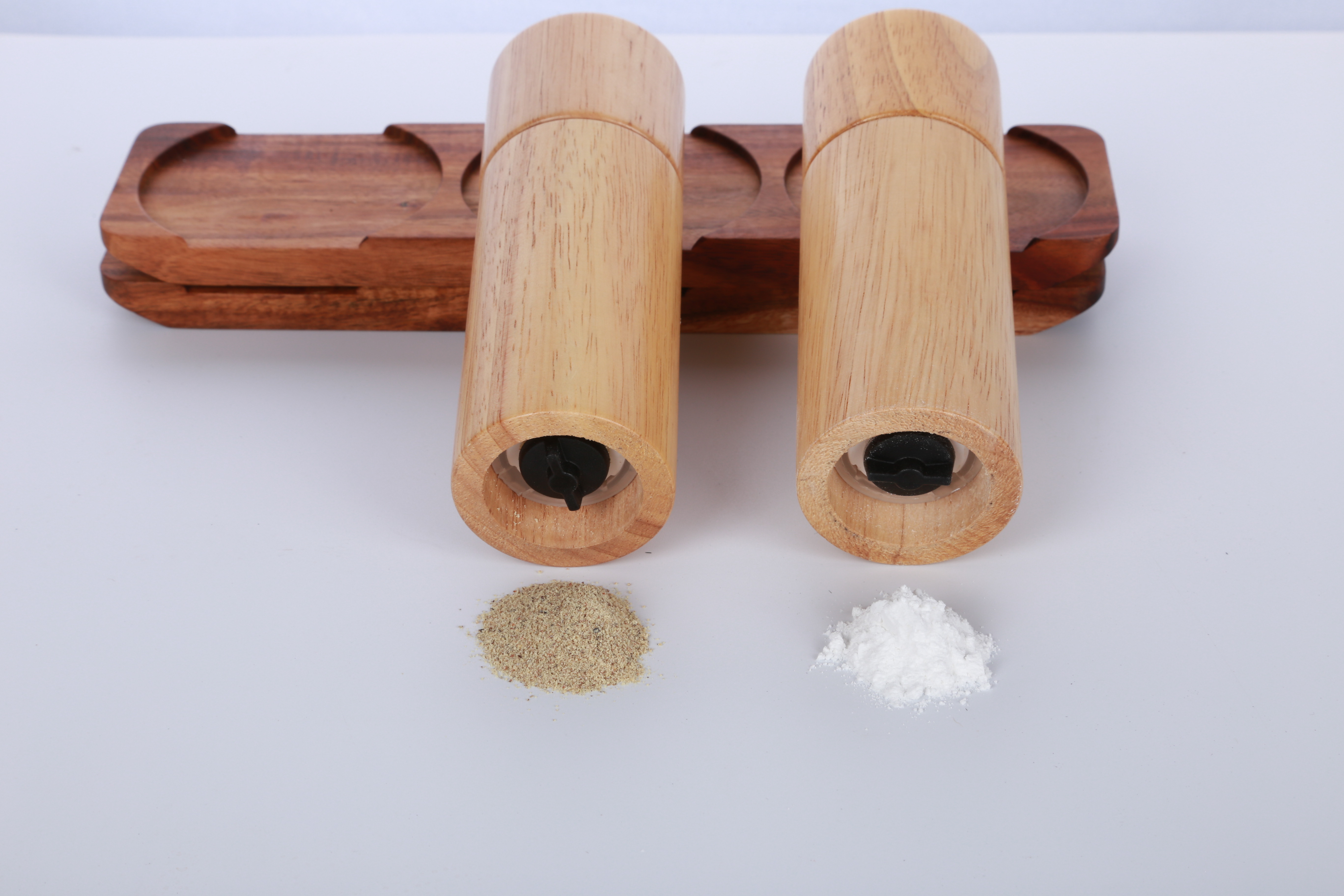 Pepper and Salt Mills Set