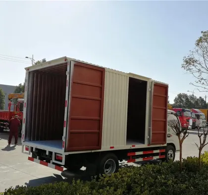 Dongfeng DFAC 4X2 3 Ton Van Truck for Sale at Low Price