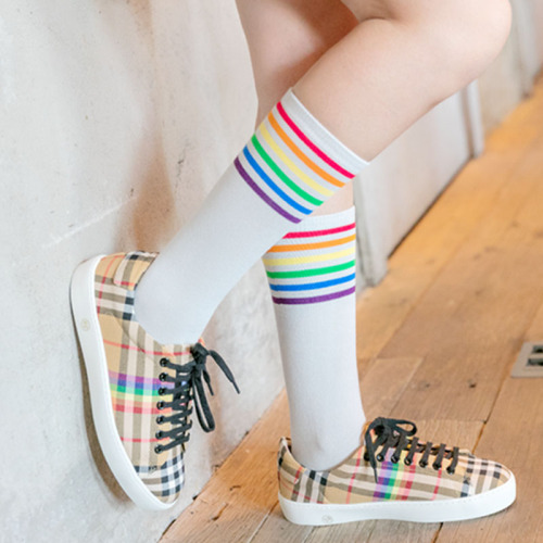 Hot sell custom woman stripe socks