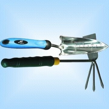 Digging Tools Including Hand Trowel and Cultivator with Hoe