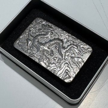 Тытанавая зашпілька цмока