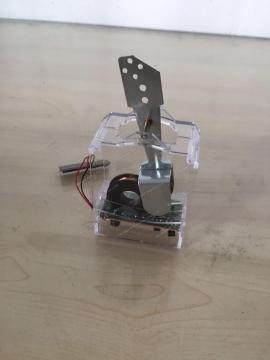 Solar-Powered Wobbler Oscillates Left and Right for Advertising