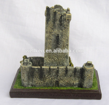 miniatured Ireland monument models