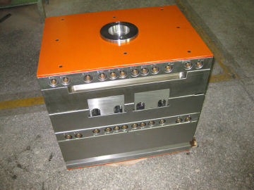 Hot Runner Injection Mold , Single Cavity Plastic Parts With Lkm, Lym Base