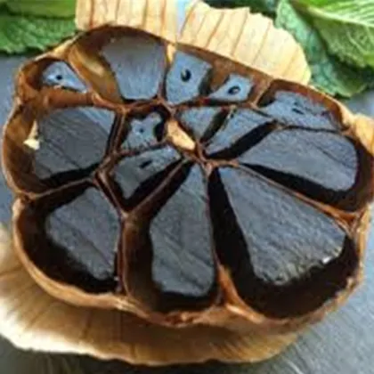 Laden in bulk black garlic