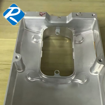 Obrobione maszynowo części aluminiowe (do elementów gniazd zbiornika)