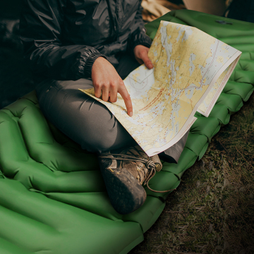 Waterproof Self-Inflating Camping Mat for Outdoor Picnics and Travel