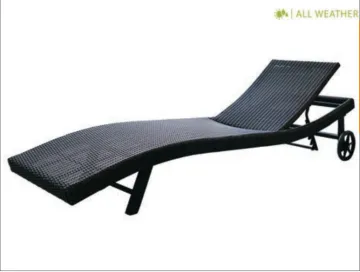WICKER SUN LOUNGER