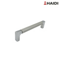 Série Geo Flat Bar Pull Hand-in-Hand