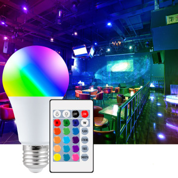 Alibaba: scopri la lampadina LED RGB A60 E27 con telecomando e 16 opzioni di colore