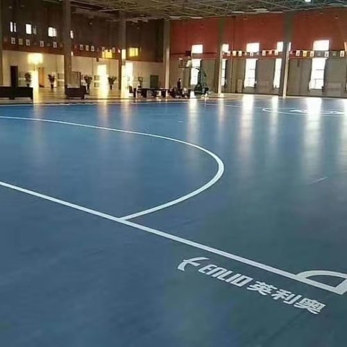 Roll lantai sukan vinil corak kayu maple biru untuk gelanggang futsal