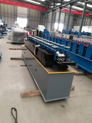 new design roller shutter door forming machine