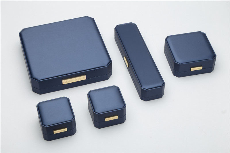 High-end Pu Leather Jewelry Box with logo