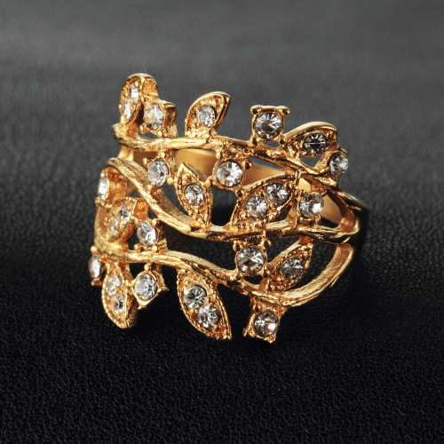 Gold women leaf diamond ring