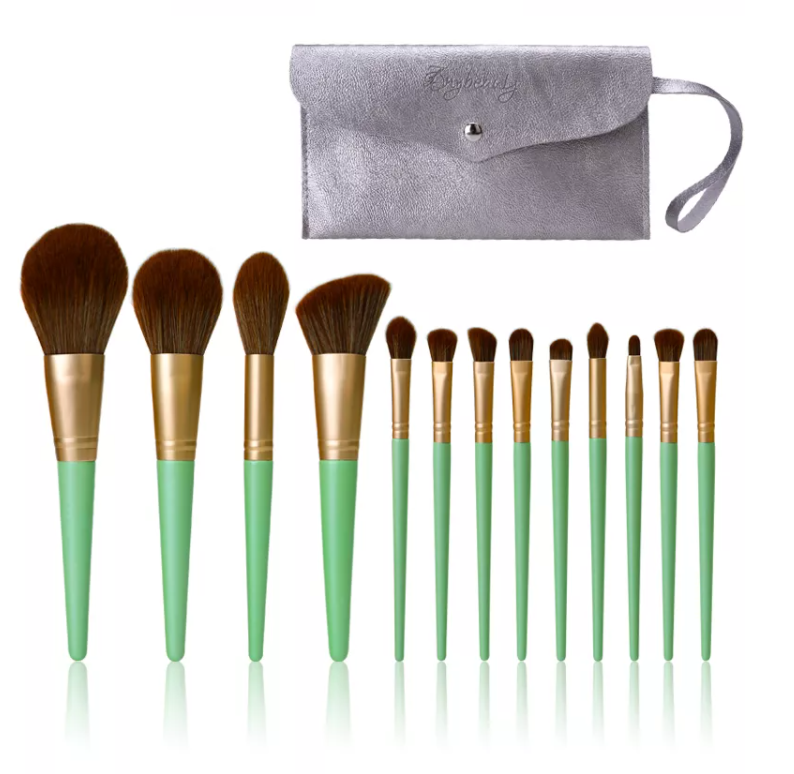 8 MAKEUP BRUSH