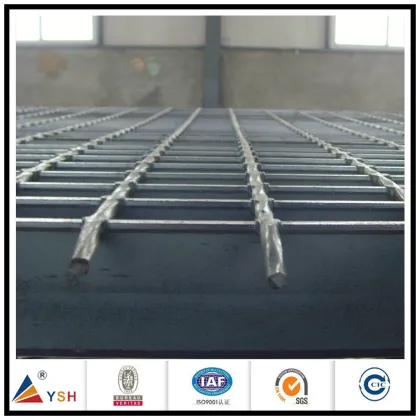Bridge platform steel grating for water drainage