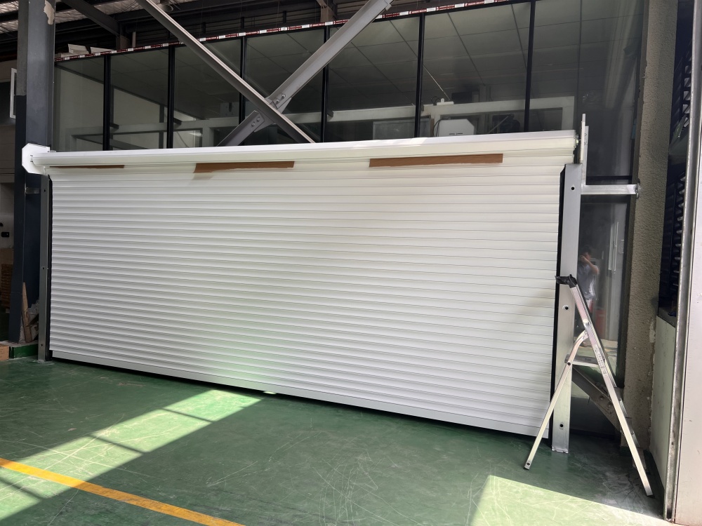 manual insulated aluminum roller shutter door 1