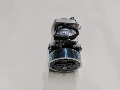 SANDEN 0012109650 12V Air Conditioning Compressor for JCB, Liebherr R134a M8146(HMF)