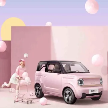 New Car for Sale Convenient Travel Charging Mini Electric Car Geely Panda Mini Electric Adult Electric Car 3 Doors and 4 Seats
