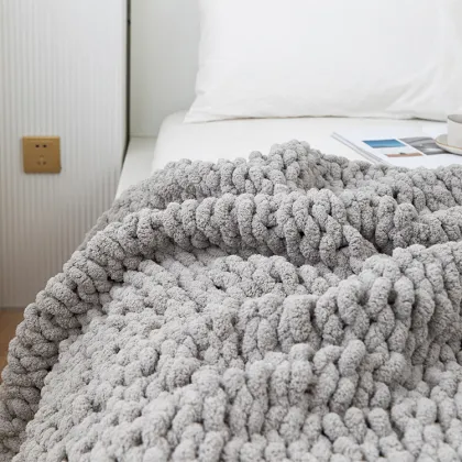 Amazon: Stylish Home Decor - Crochet Cable Weighted Chenille Chunky Knitted Blankets