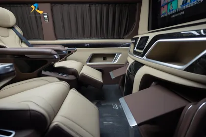 VIP China Manufacturer Car Accessories Hiace Interior Upgrade Kit for Toyota Hiace
