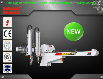 2013 NEW Robots hands-Vertical injection molding machine
