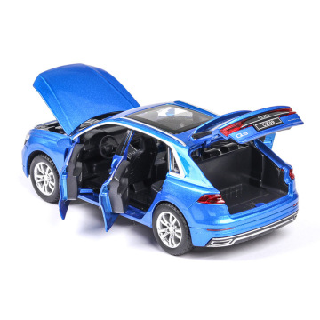 1:32 Scale Audi Q8 сплав с сплавами с звуком, светлыми, открытыми дверями - Декоративное украшение премиум -класса.