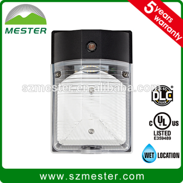 Led wall mount light with 25W 2200lm 5 years warranty UL and DLC certificate
