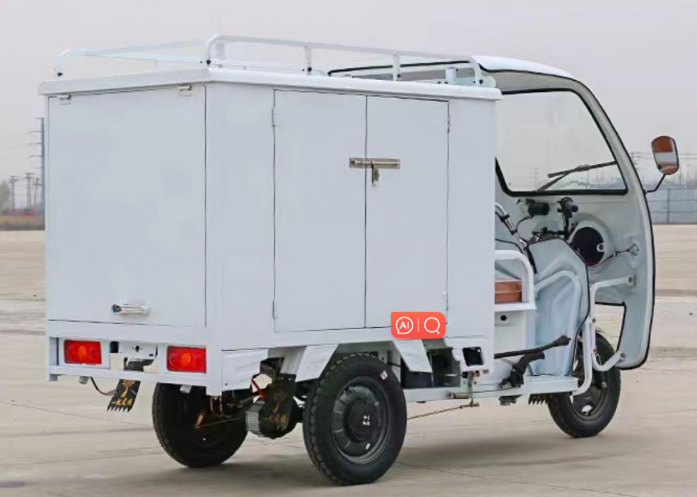 Semi-enclosed electric vehicle